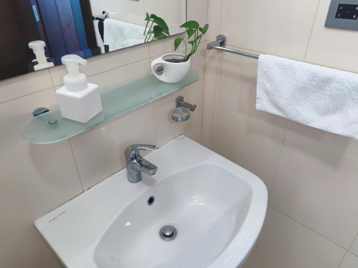 Abu Dhabi Cozy Mangrove View, Seaview 1 Bedroom 1 Partition Apartment Not Hotel Exterior photo